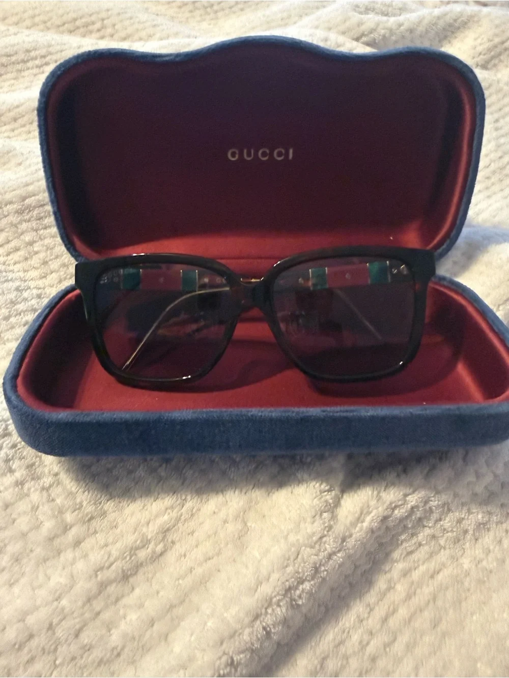 Gucci Black Sunglasses with Green-Red Accent